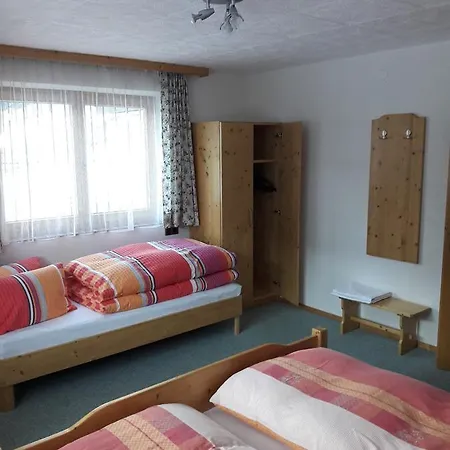 Wolf Apartment Trins